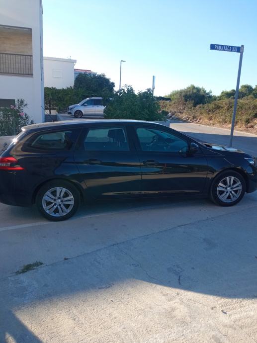 Peugeot 308 SW,1.2,reg. 1 god,servisna,zamjena, fotografija 4