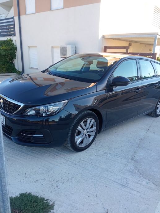 Peugeot 308 SW,1.2,reg. 1 god,servisna,zamjena, fotografija 2