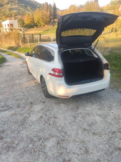Peugeot 308 SW 1,2, fotografija 2