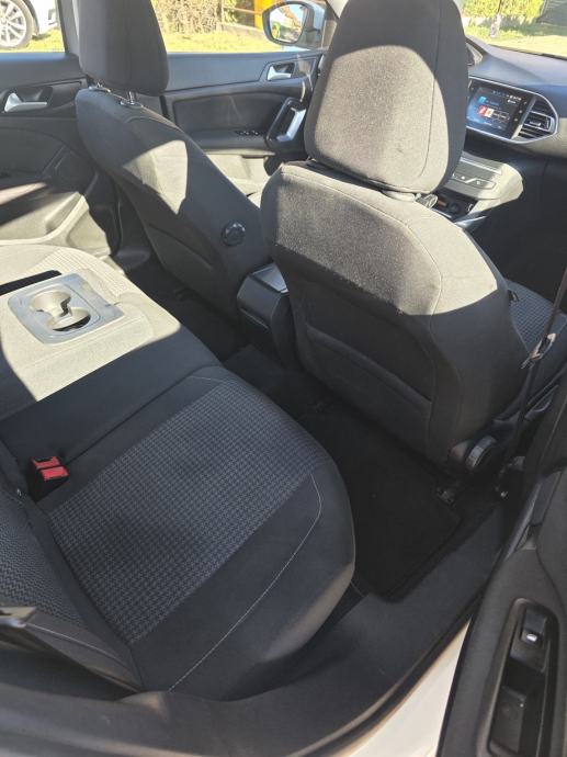Peugeot 308 SW 1,5 BlueHDi AUTOMATIK / NOVI LANAC, fotografija 12