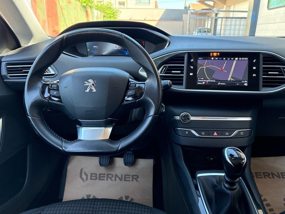 Peugeot 308 SW 1,5 BlueHDi, fotografija 13