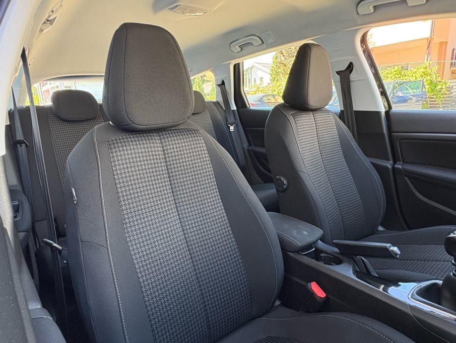 Peugeot 308 SW 1,5 BlueHDi, fotografija 10