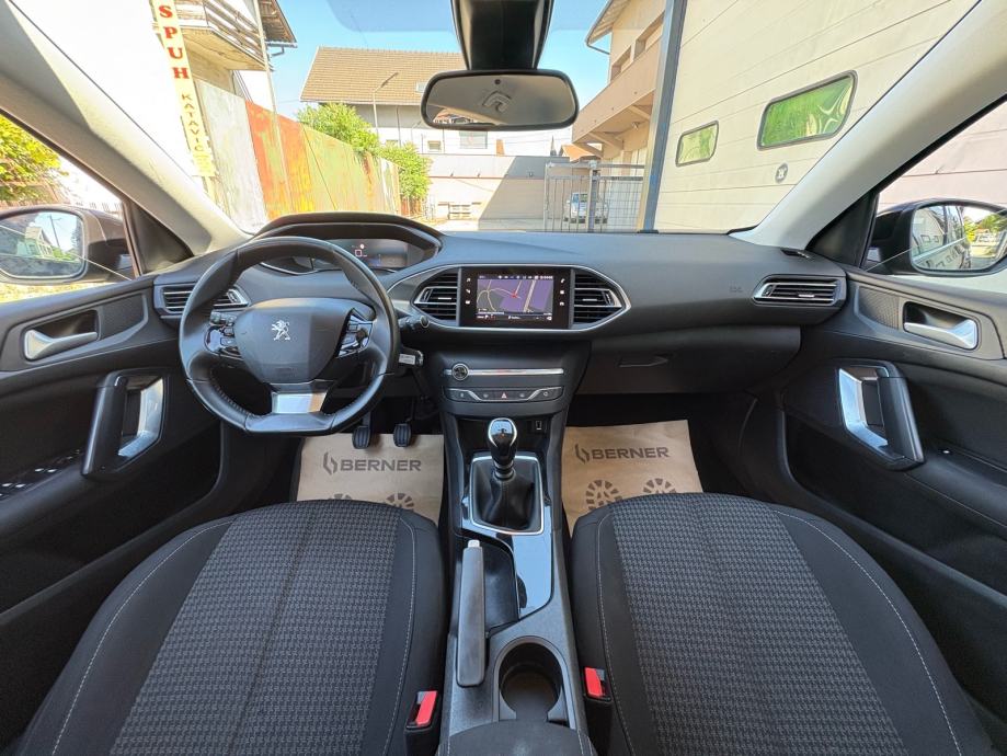 Peugeot 308 SW 1,5 BlueHDi, fotografija 9