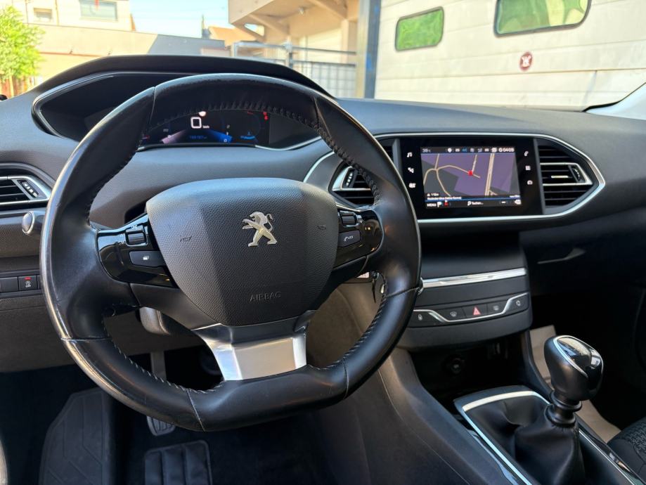 Peugeot 308 SW 1,5 BlueHDi, fotografija 8