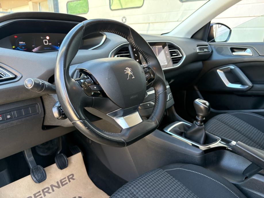 Peugeot 308 SW 1,5 BlueHDi, fotografija 12
