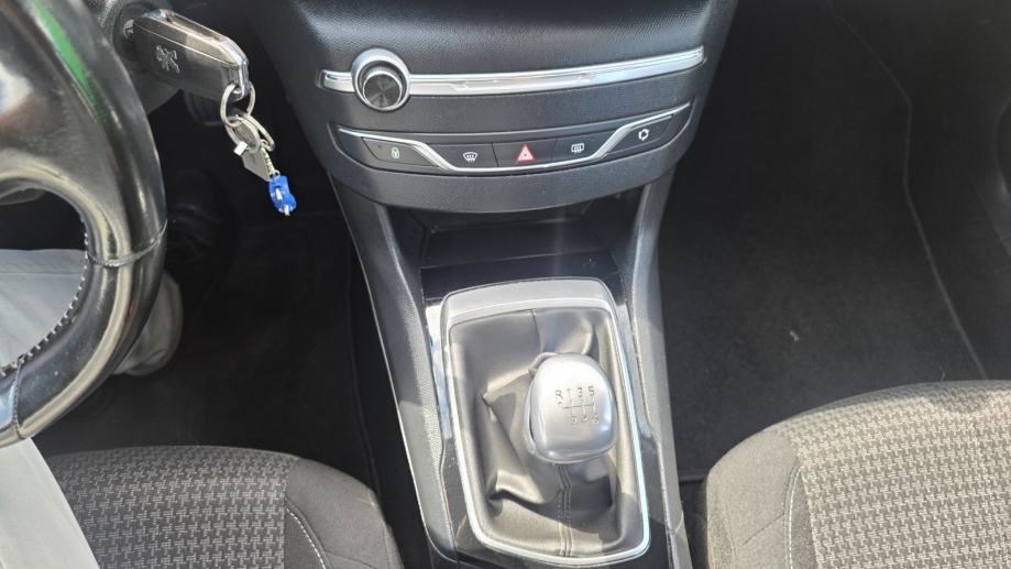 Peugeot 308 SW 1,5 BlueHDi, fotografija 9
