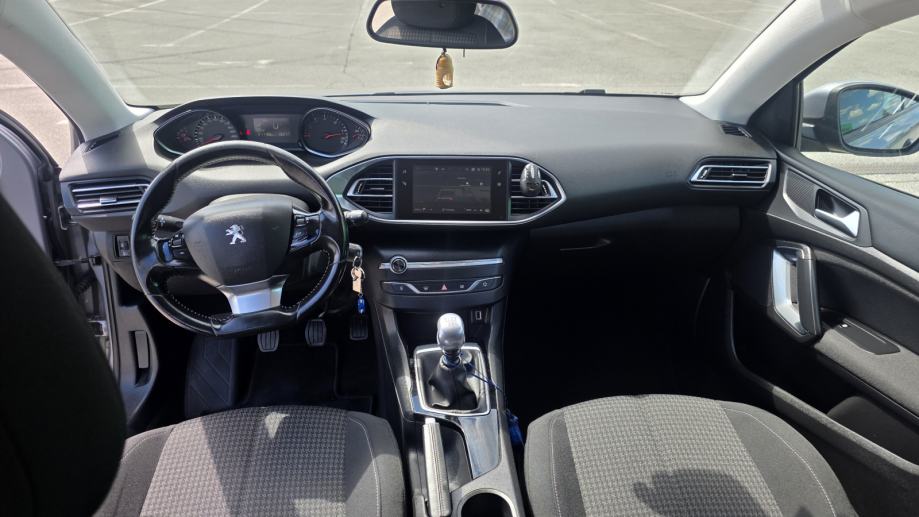 Peugeot 308 SW 1,5 BlueHDi, fotografija 10