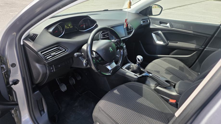 Peugeot 308 SW 1,5 BlueHDi, fotografija 14