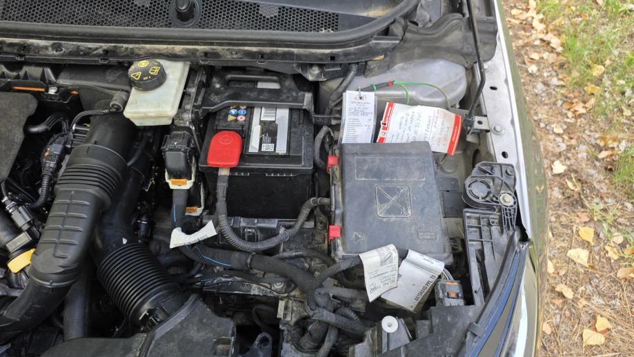 Peugeot 308 SW 1,5 BlueHDi, fotografija 15