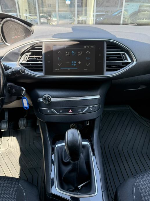 Peugeot 308 SW 1,5 BlueHDi, fotografija 11
