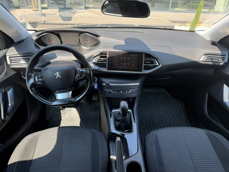 Peugeot 308 SW 1,5 BlueHDi, fotografija 12