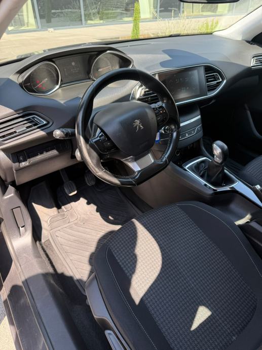 Peugeot 308 SW 1,5 BlueHDi, fotografija 10