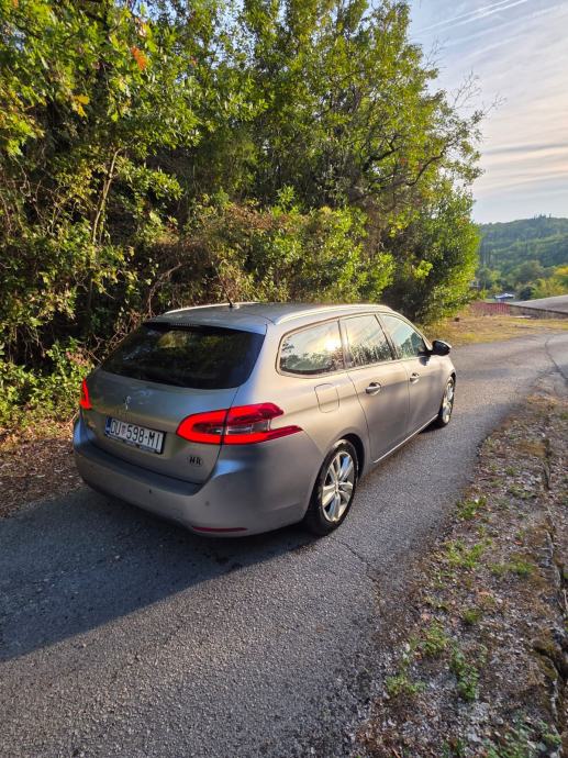 Peugeot 308 SW 1,5 BlueHDi, fotografija 3