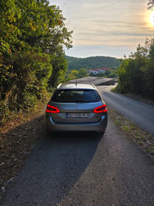 Peugeot 308 SW 1,5 BlueHDi, fotografija 6