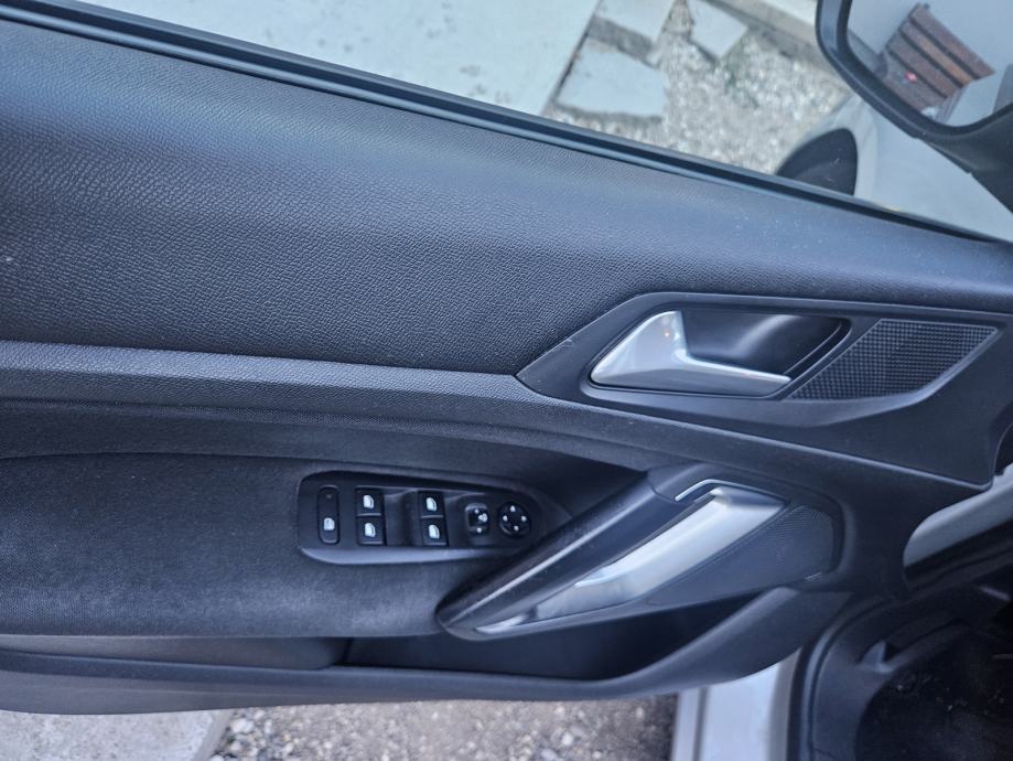 Peugeot 308 SW 1,6 BlueHDi, pogled izvana - slika 5