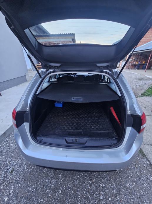 Peugeot 308 SW 1,6 BlueHDi, fotografija 6