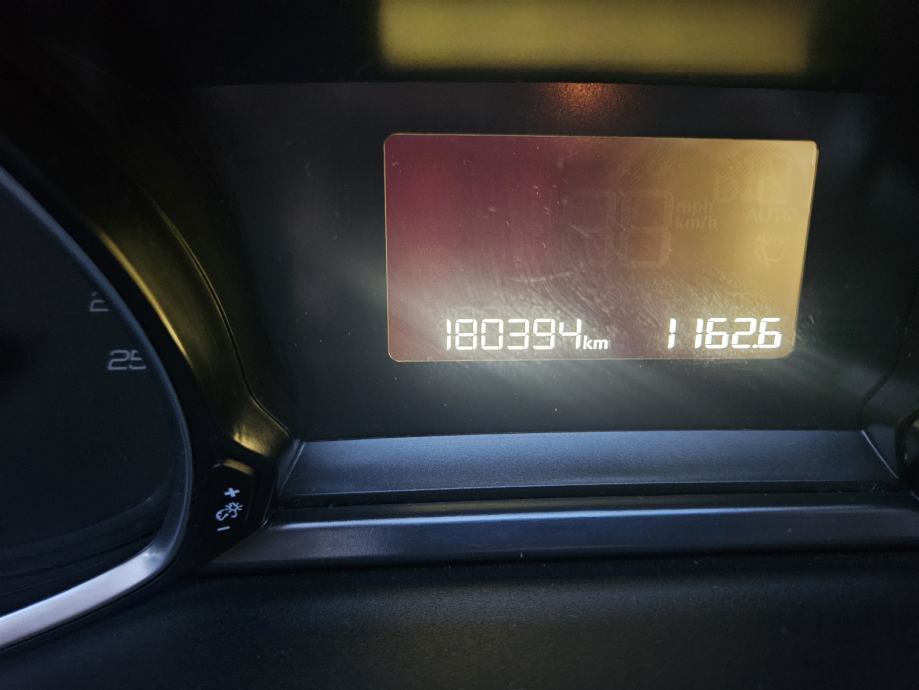 Peugeot 308 SW 1,6 BlueHDi, fotografija 8