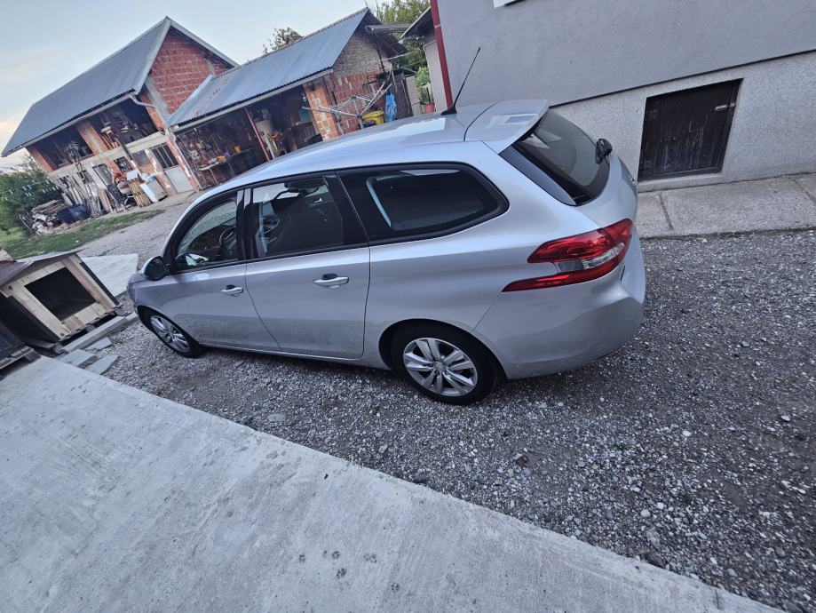 Peugeot 308 SW 1,6 BlueHDi, fotografija 9