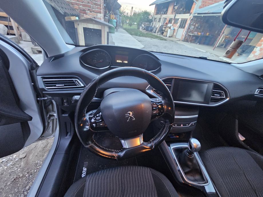 Peugeot 308 SW 1,6 BlueHDi, fotografija 15