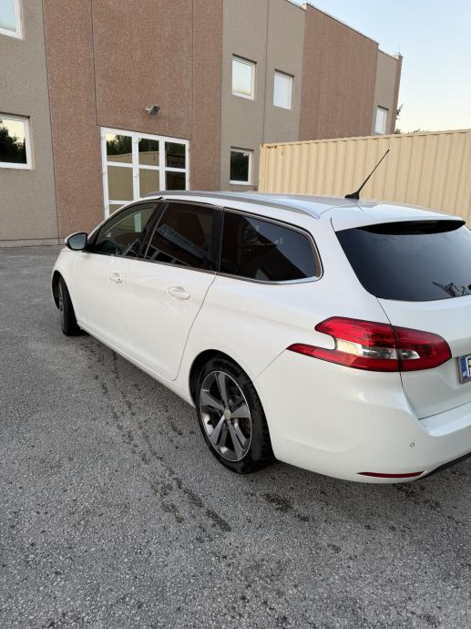 Peugeot 308 SW 1,6 HDi Allure, fotografija 4