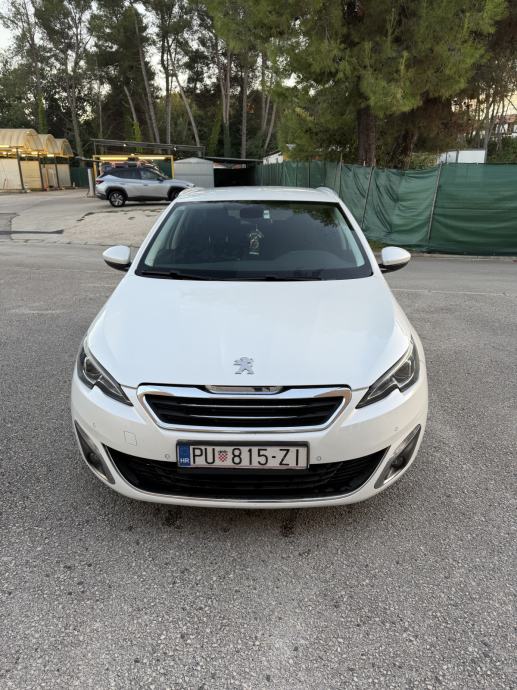 Peugeot 308 SW 1,6 HDi Allure, fotografija 2