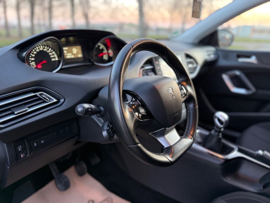 Peugeot 308 SW 1,6 hdi-NAVIGACIJA-GR.SJEDALA-PDCx2-LED DNEVNA, fotografija 12