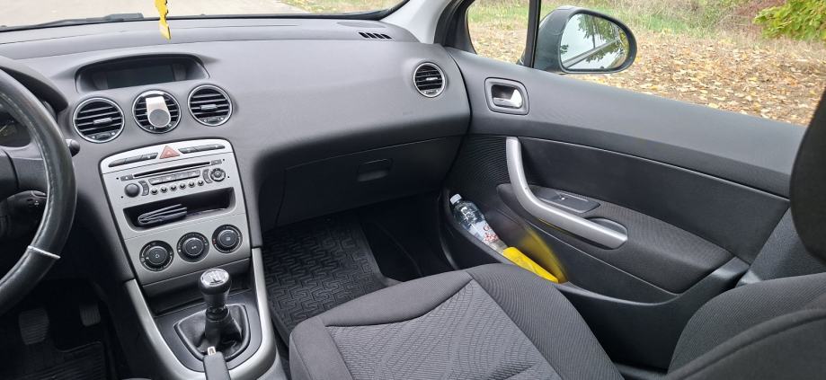 Peugeot 308 SW 1,6 HDi panoramski krov,klima,tempomat..., fotografija 9