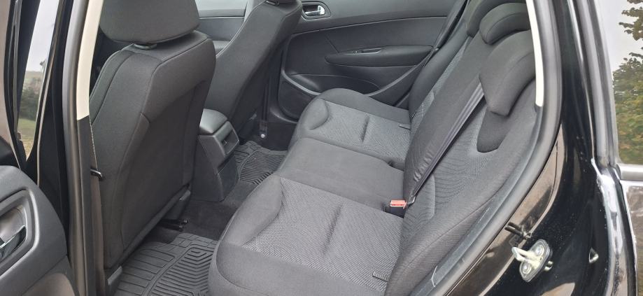 Peugeot 308 SW 1,6 HDi panoramski krov,klima,tempomat..., fotografija 11