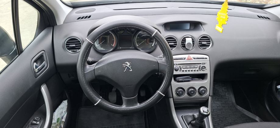 Peugeot 308 SW 1,6 HDi panoramski krov,klima,tempomat..., fotografija 10