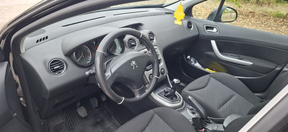 Peugeot 308 SW 1,6 HDi panoramski krov,klima,tempomat..., fotografija 14