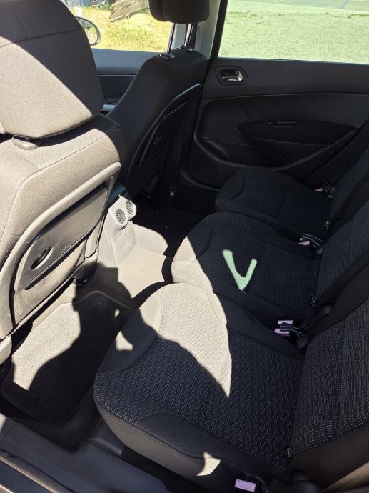 Peugeot 308 SW 1,6 HDi, fotografija 11