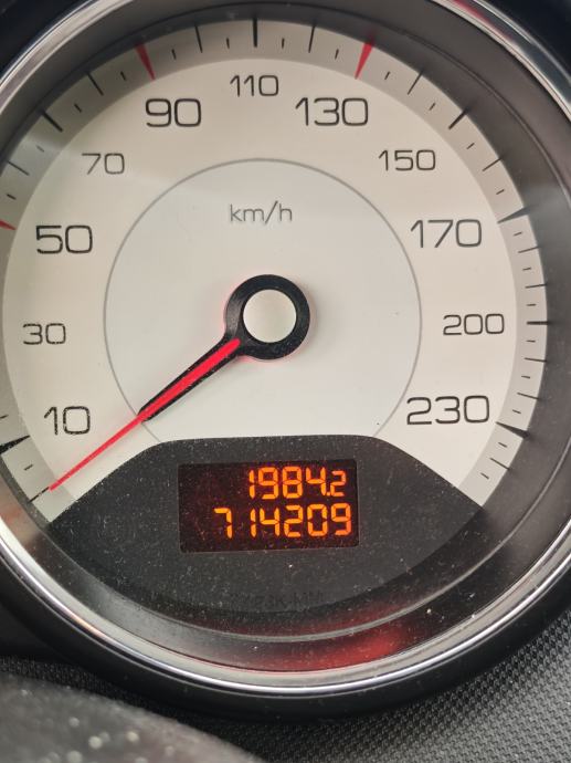 Peugeot 308 SW 1,6 HDi, fotografija 13
