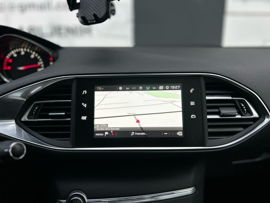 Peugeot 308 SW 2,0BlueHDi automatik 2017G.ALLURE OPREMA FULL PANORAMA, fotografija 17