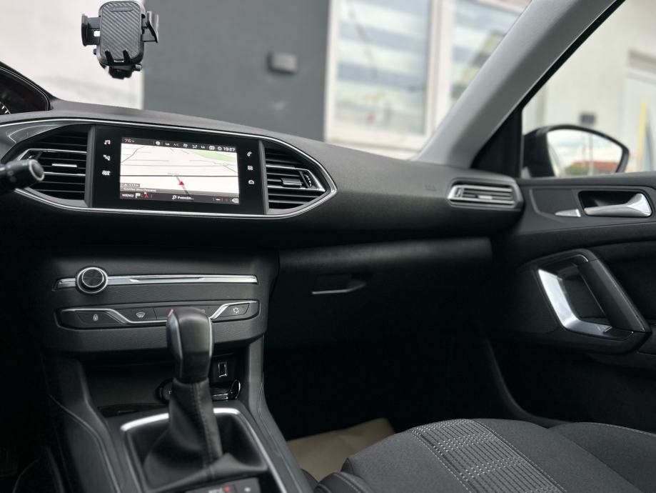 Peugeot 308 SW 2,0BlueHDi automatik 2017G.ALLURE OPREMA FULL PANORAMA, fotografija 16