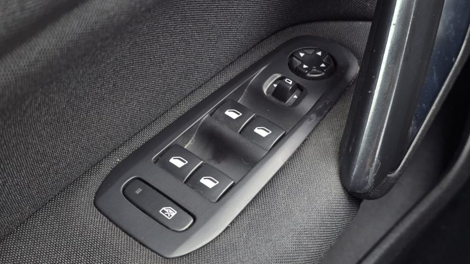 Peugeot 308 SW Active 1.5 BlueHDi, fotografija 16