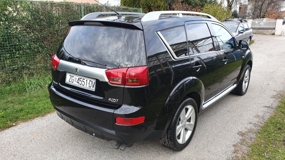 Peugeot 4007 телевизор