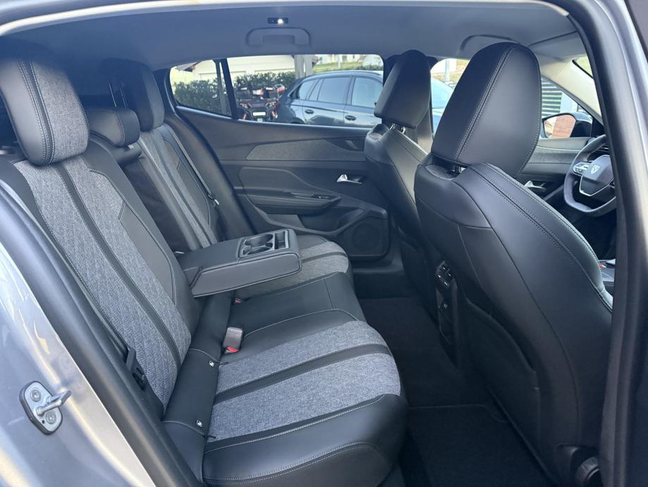 Peugeot 408 1.2 PURE TECH ALLURE AUTOMATIK,SERVIS,26000 KM,REG 11/2026, fotografija 12