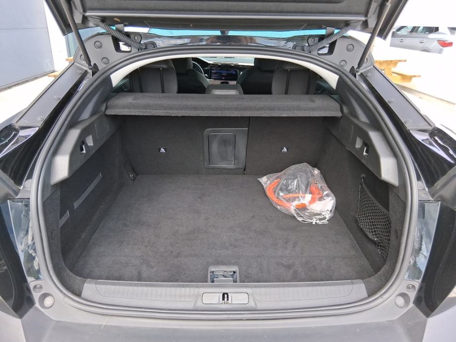 Peugeot 408 Plug in Hybrid 180 KS, ALLURE, JAMSTVO, PDV, CAR VERTICAL, fotografija 11