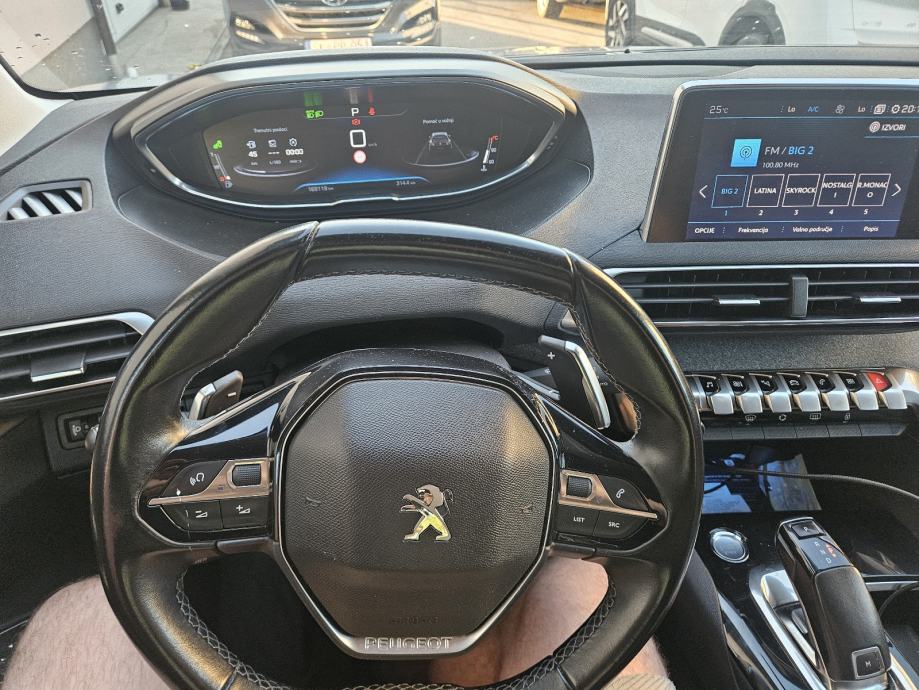 Peugeot 5008 1,2 PureTech ALLURE/Automatik, fotografija 9