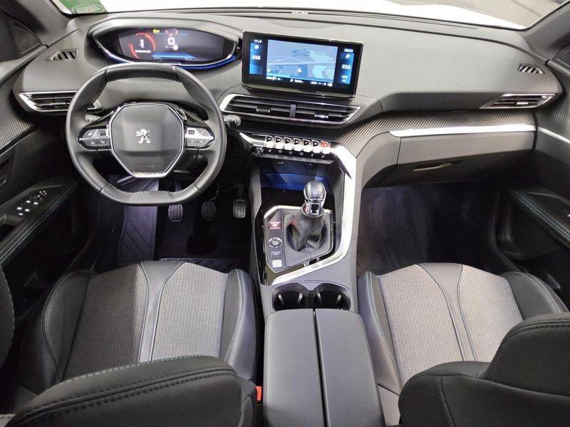 Peugeot 5008 1.2 PureTech Allure • LED • digitalni instrumenti, fotografija 5