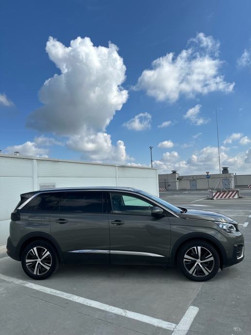 Peugeot 5008 1,2 PureTech Allure Oprema, fotografija 4