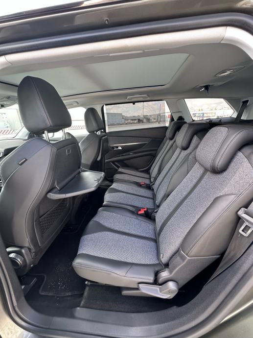 Peugeot 5008 1,2 PureTech Allure Oprema, fotografija 12