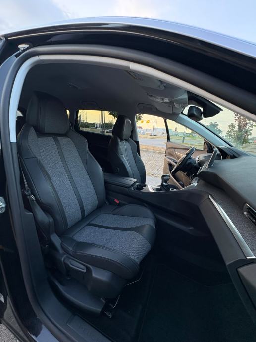 Peugeot 5008 1,2 PureTech, fotografija 6