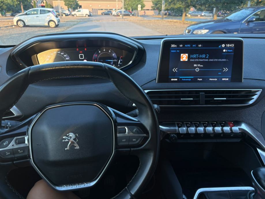 Peugeot 5008 1,2 PureTech, fotografija 9