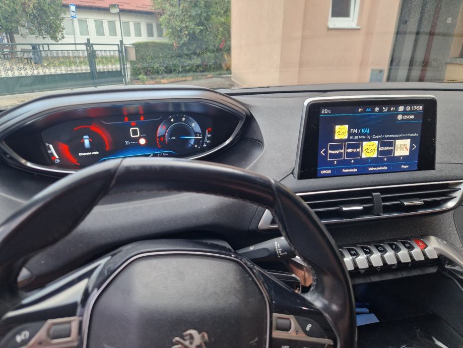 Peugeot 5008 1,6 BlueHDI, fotografija 5