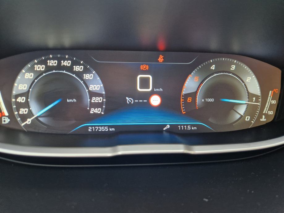 Peugeot 5008 1,6 BlueHDI, fotografija 6
