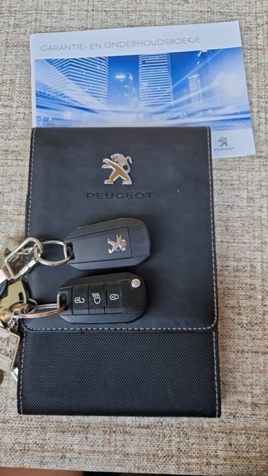 Peugeot 5008 1,6 BlueHDI, fotografija 12