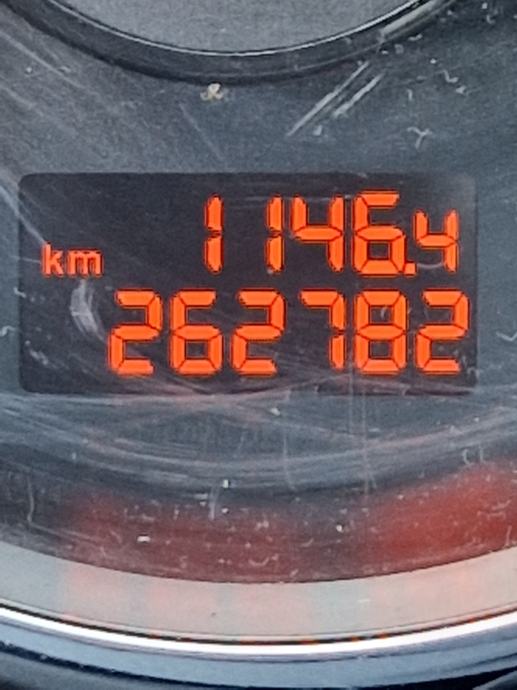 Peugeot 5008 1,6 e-HDi automatik 7 sjedala, fotografija 13