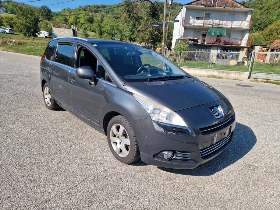 Peugeot 5008 1,6 e-HDi automatik 7 sjedala, fotografija 5