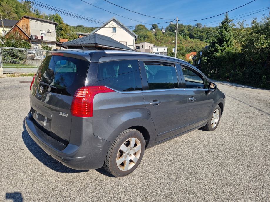 Peugeot 5008 1,6 e-HDi automatik 7 sjedala, fotografija 4